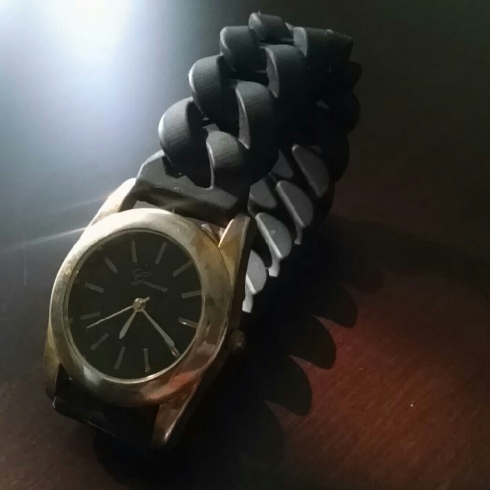 Anthropologie rubberized braided Geneva pull-on watch. Good, used condition!